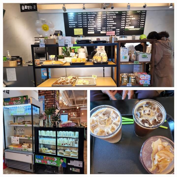 카페안의 진열장과 커피