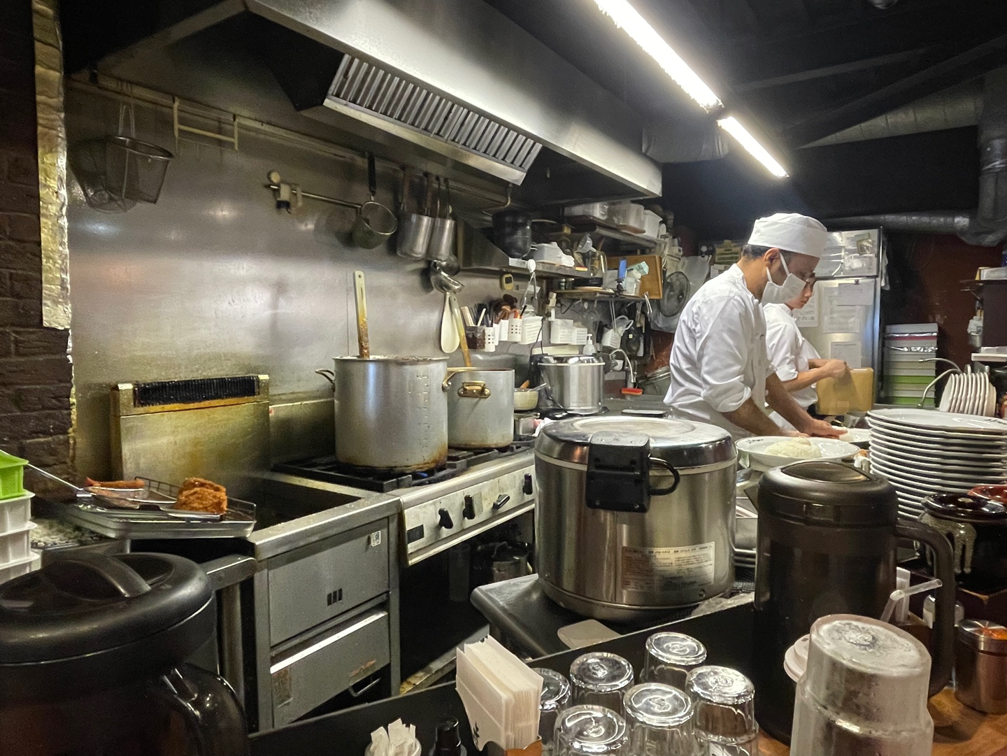 상등카레 주방 풍경