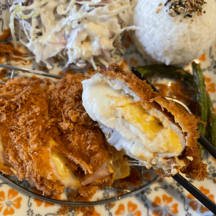 치즈가_들어간_돈까스_속