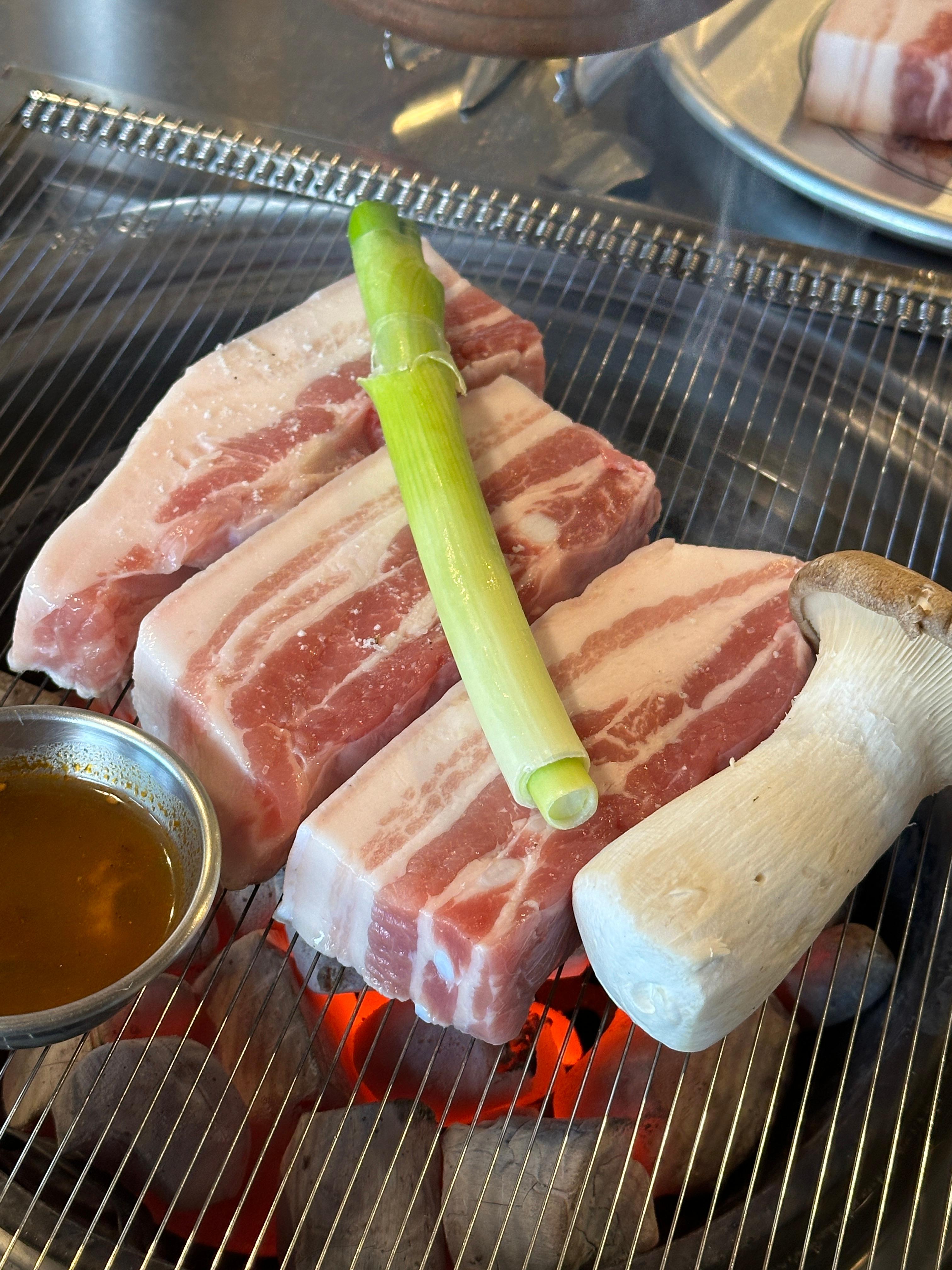 돈벨롱 흑돼지 오겹살