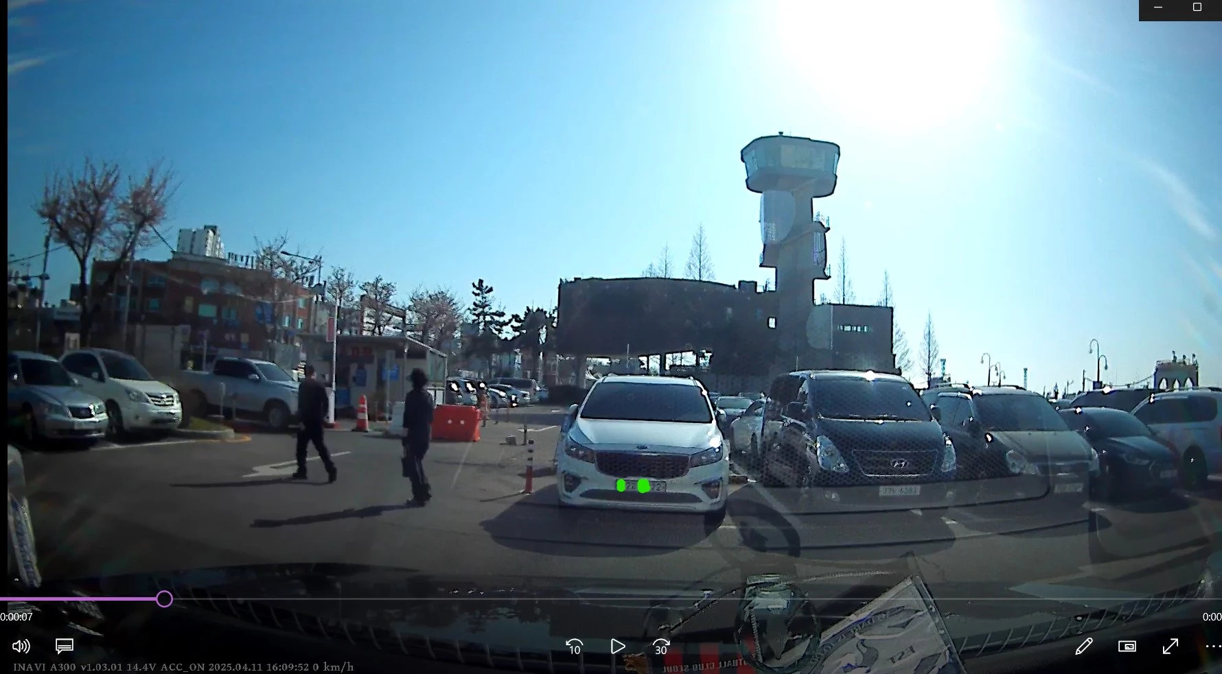 FHD 블랙박스 전방 화면입니다.