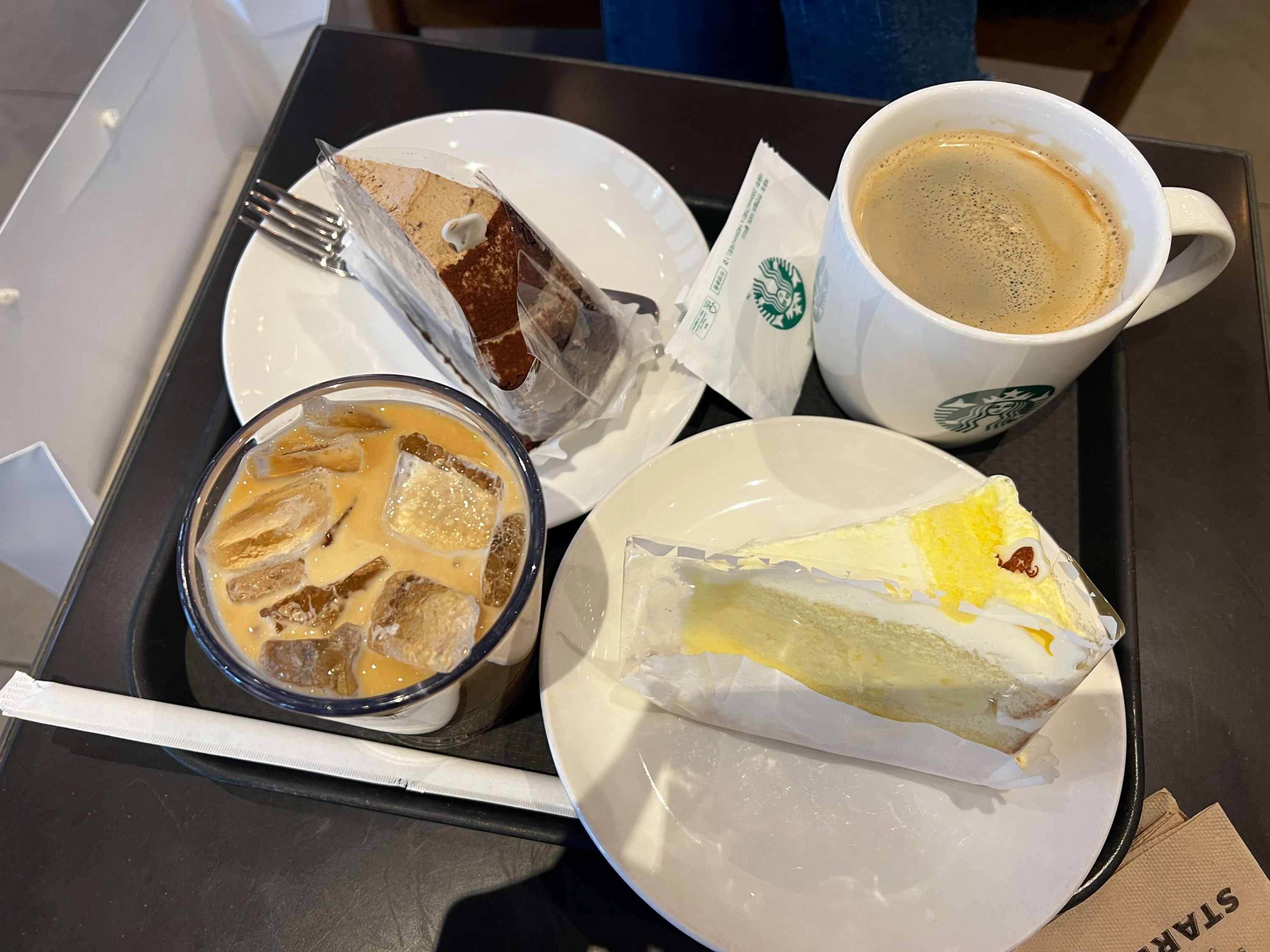 스타벅스 커피와 케잌