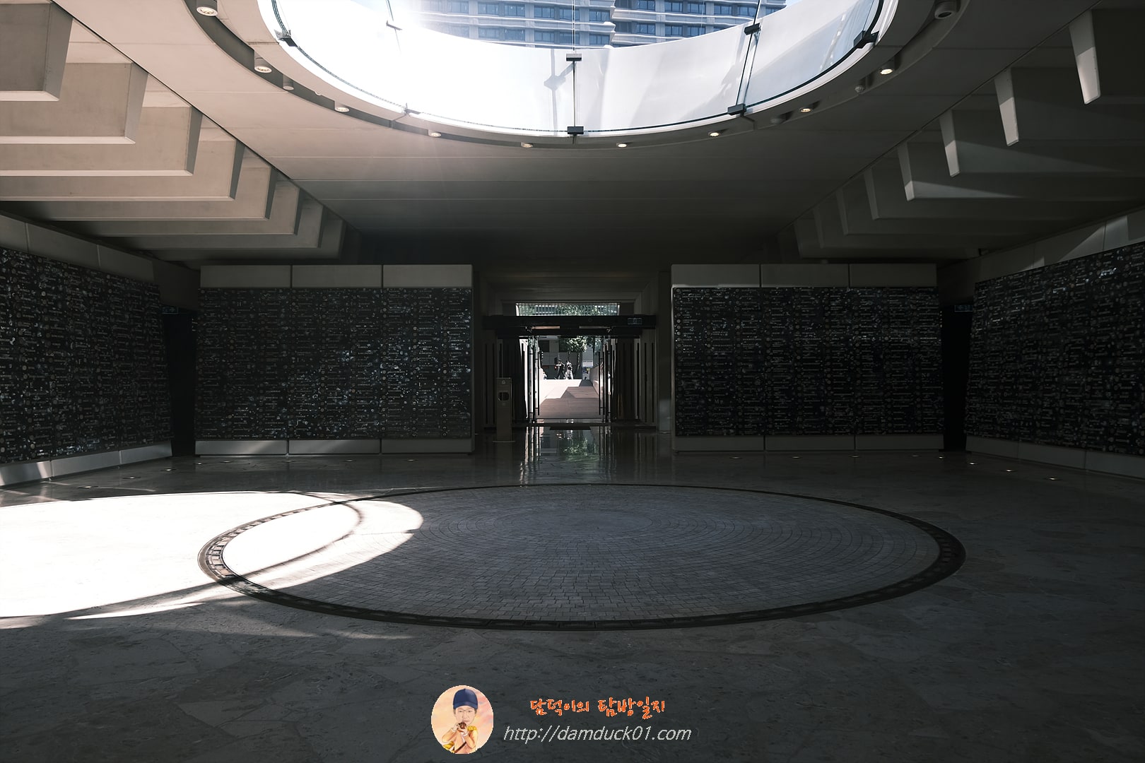 앤잭 전쟁 기념관 (ANZAC MEMORIAL)