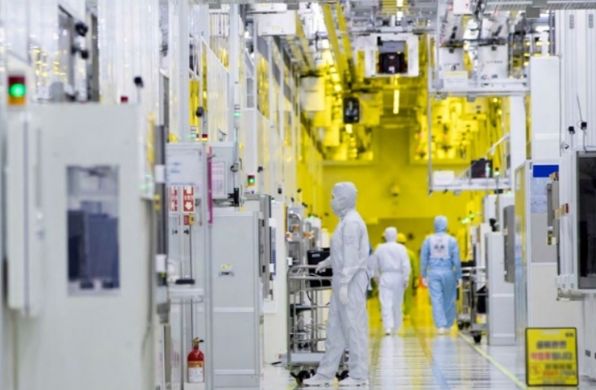 딥시크 R1 등장! AI 및 반도체 시장 충격, 투자 전략은?