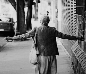 귀에서 삐소리가 나는 이유 이명 원인 대처법