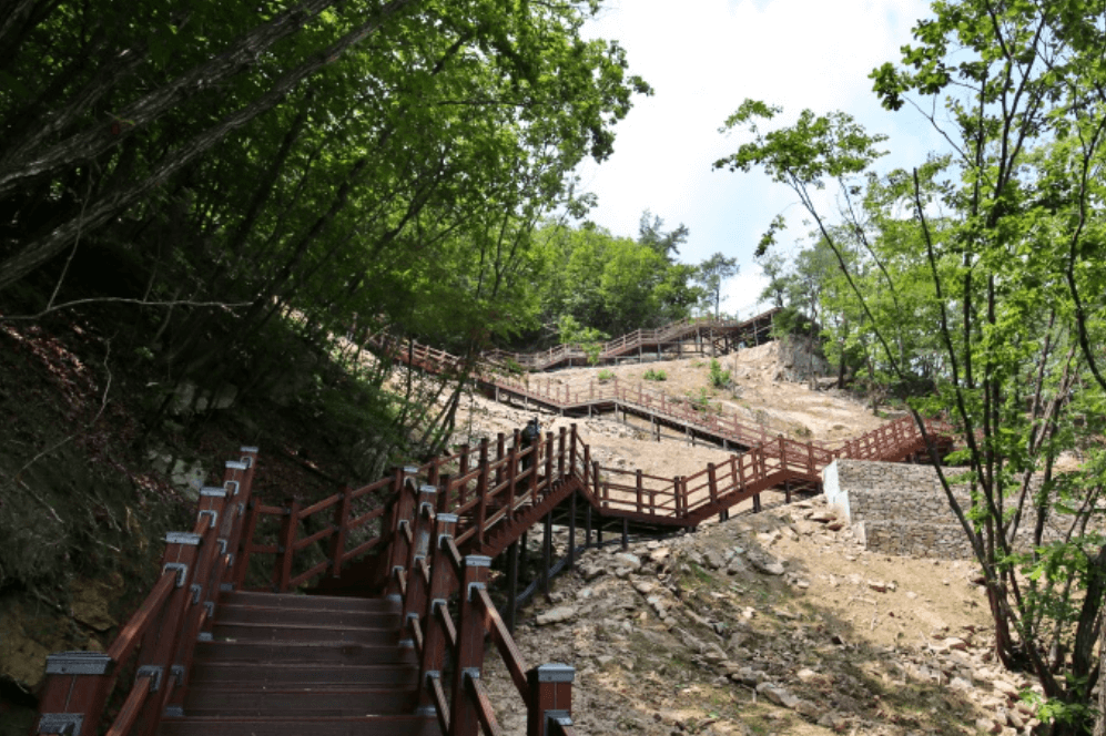 운악산 출렁다리 데크길