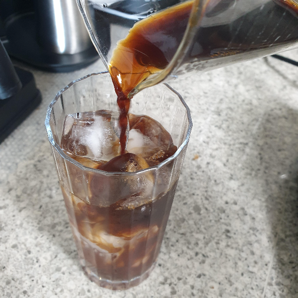 '베트남 핀'을 이용한 커피 추출 레시피: 아이스 커피 만들기