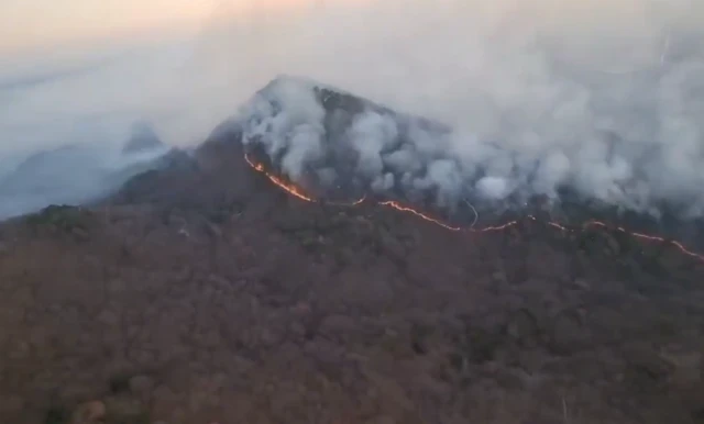 #경북산불 #영덕산불 #지리산산불 #안동하회마을 #병산서원 #주왕산국립공원 #헬기추락사고 #강풍피해 #대피주민 #문화재위협 #노후헬기