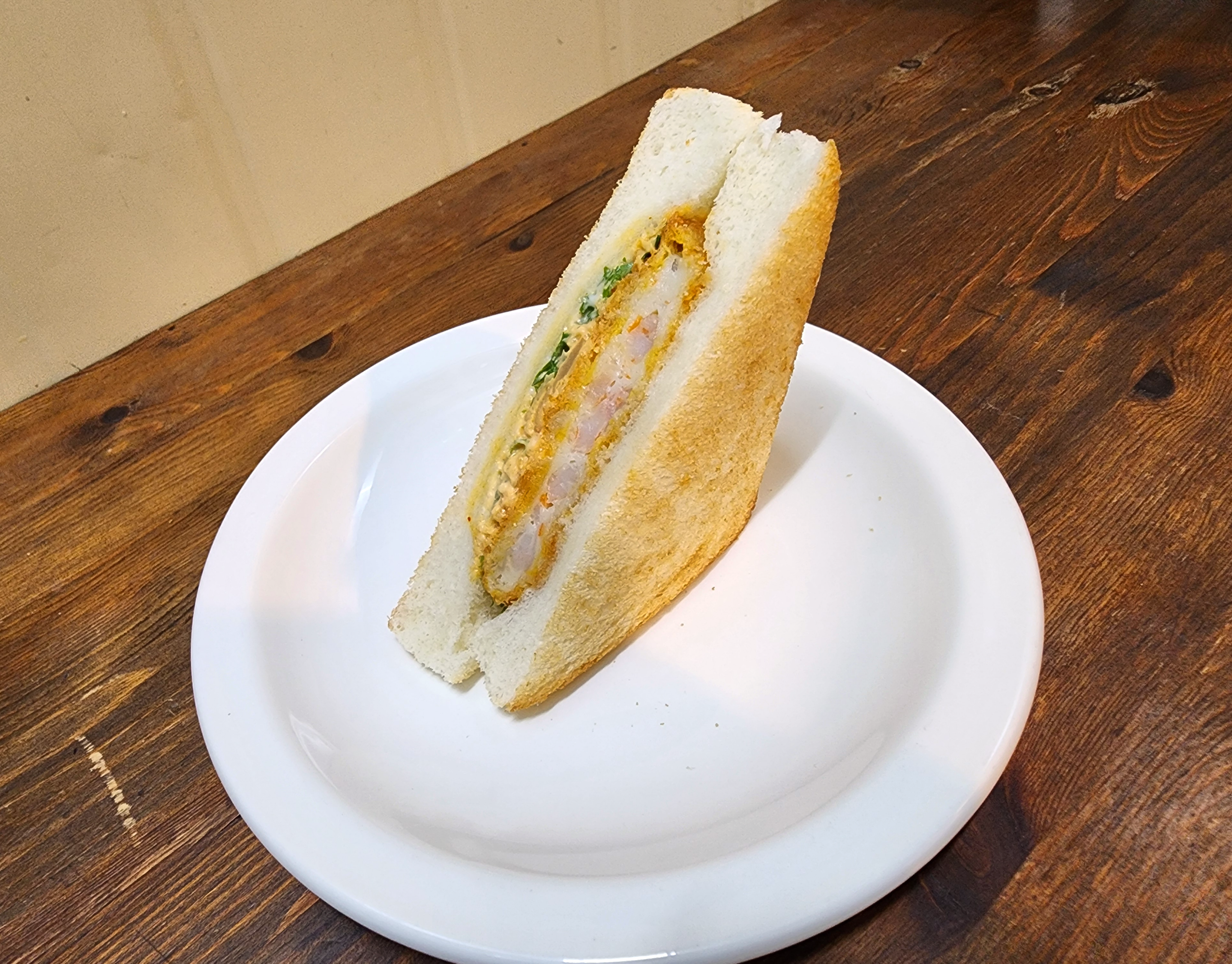 GS편의점_두툼매콤새우샌드위치