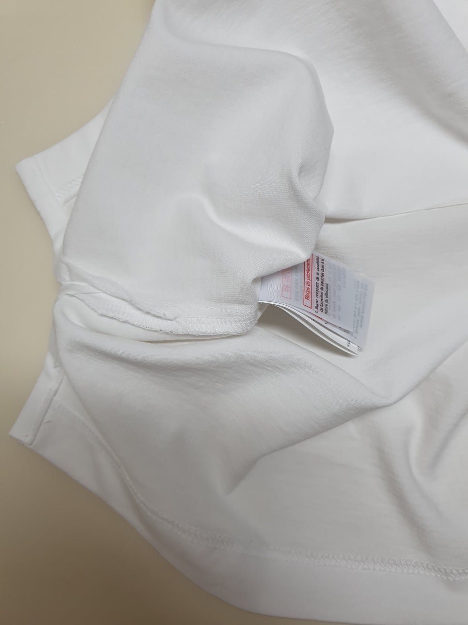 솔리드옴므 백로고 반팔티