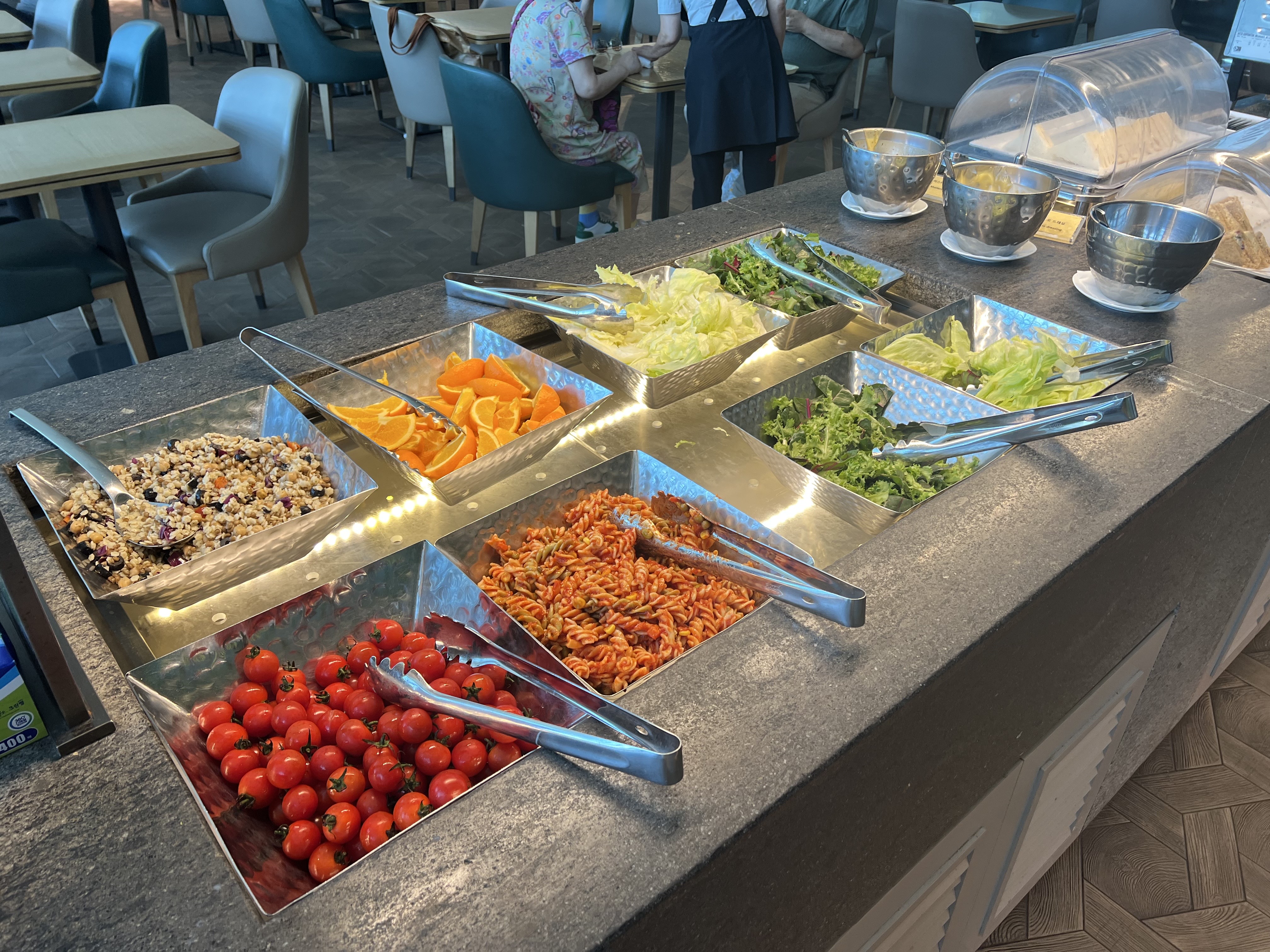 아시아나-비지니스-라운지-샐러드