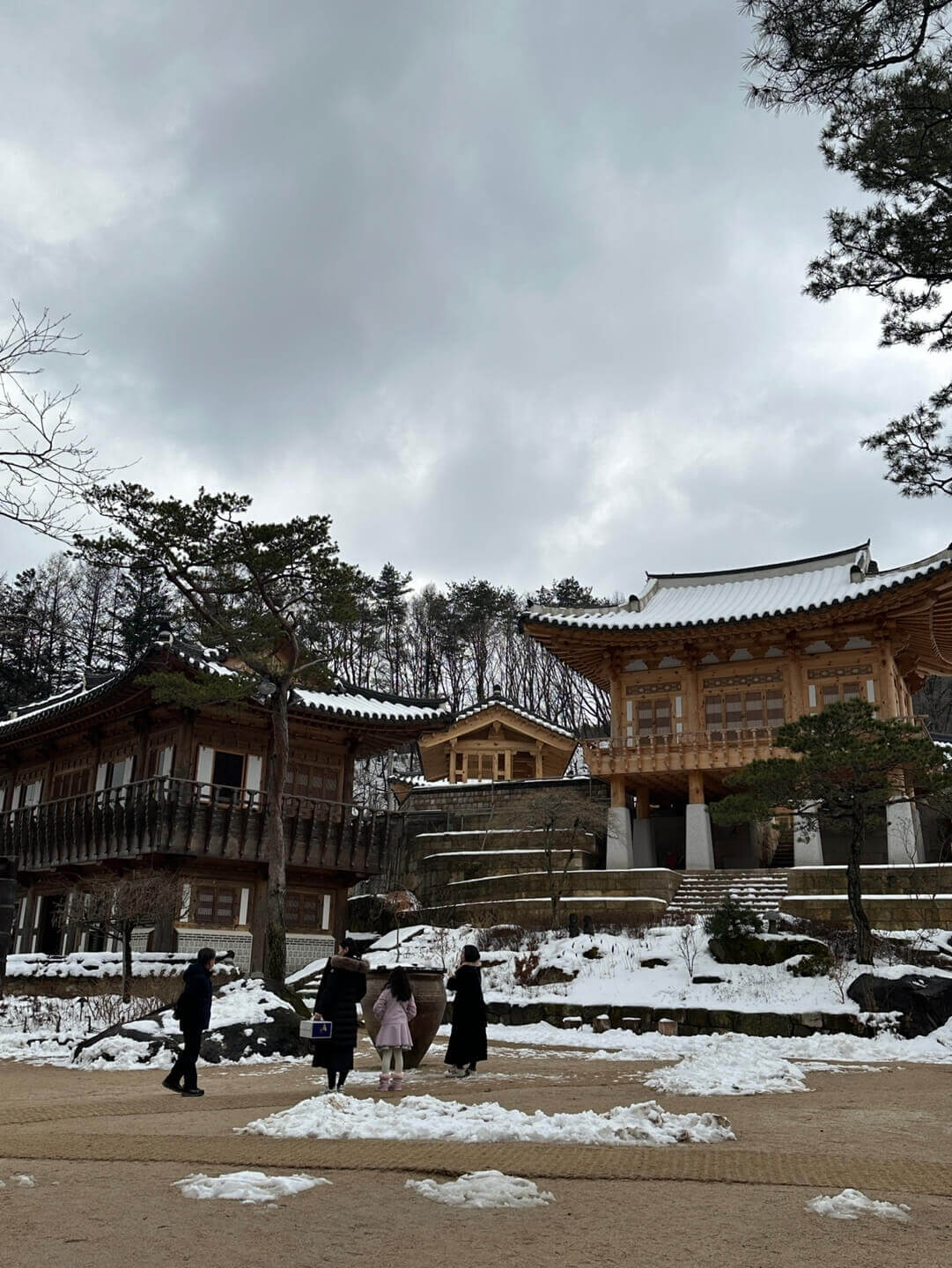 남한산성 낙선재 마당 전통 한정식 분위기