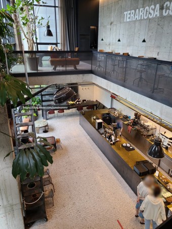 테라로사 카페 인테리어