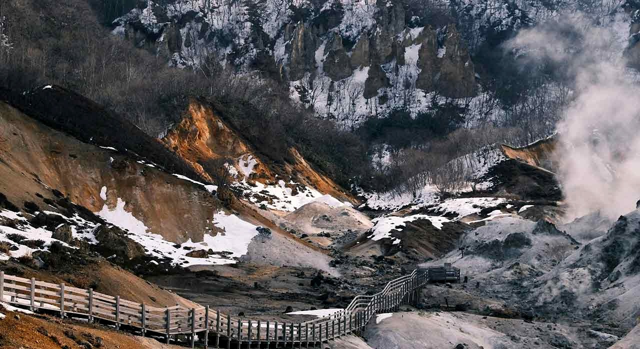 노보리베쓰 지옥계곡 인근 노천탕의 설경 풍경. [ⓒPexels &lsquo;zhen ciang huang&rsquo;]