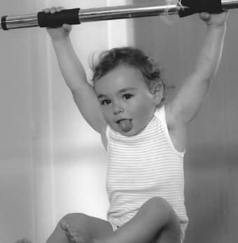 운동 하는 아이 모습