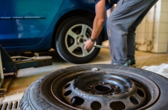 장마철 교통안전 팁! 비 오는 날 꼭 지켜야 할 보행자&middot;운전자 수칙