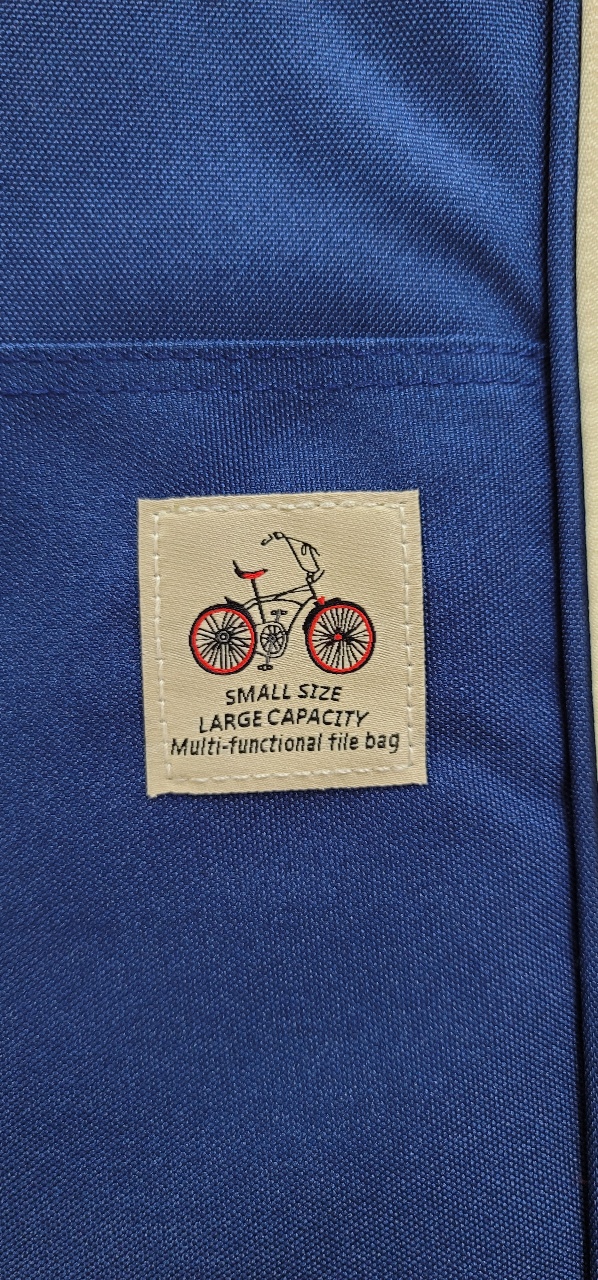 파우치 로고사진