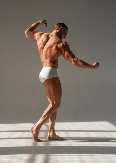 포징하고있는 남성