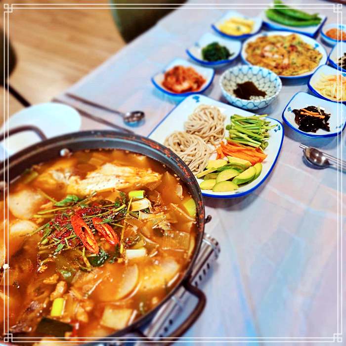 MBN 생생정보 마당 거제&#44; 거제도 선장님이 직접 잡은 제철 보리 오징어 요리 한상 맛집