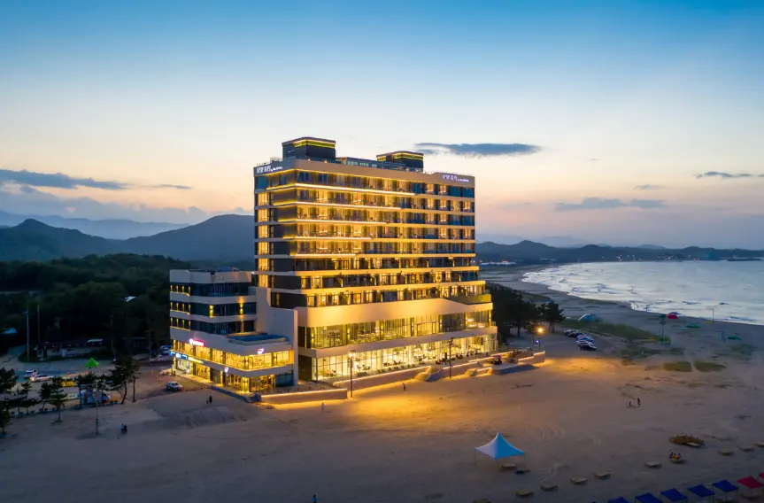 르네블루바이워커힐-전경-이미지