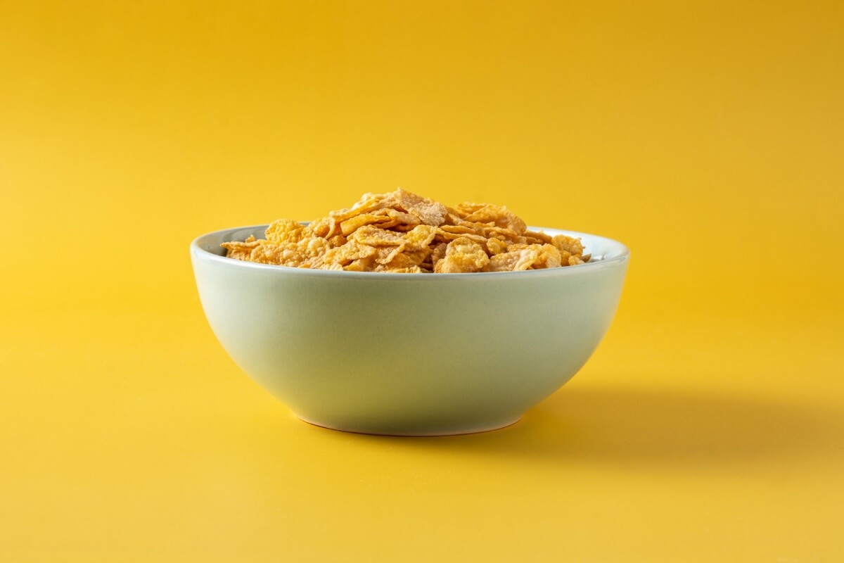 그릇에-가득-담긴-시리얼