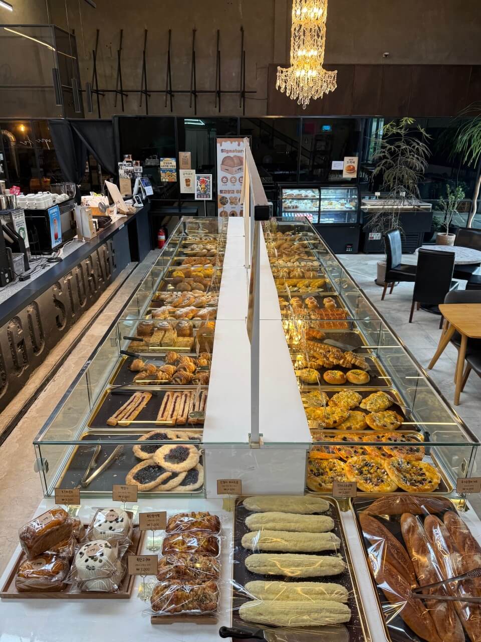  도고쪽파베이글로 유명한 도고창고 카페 