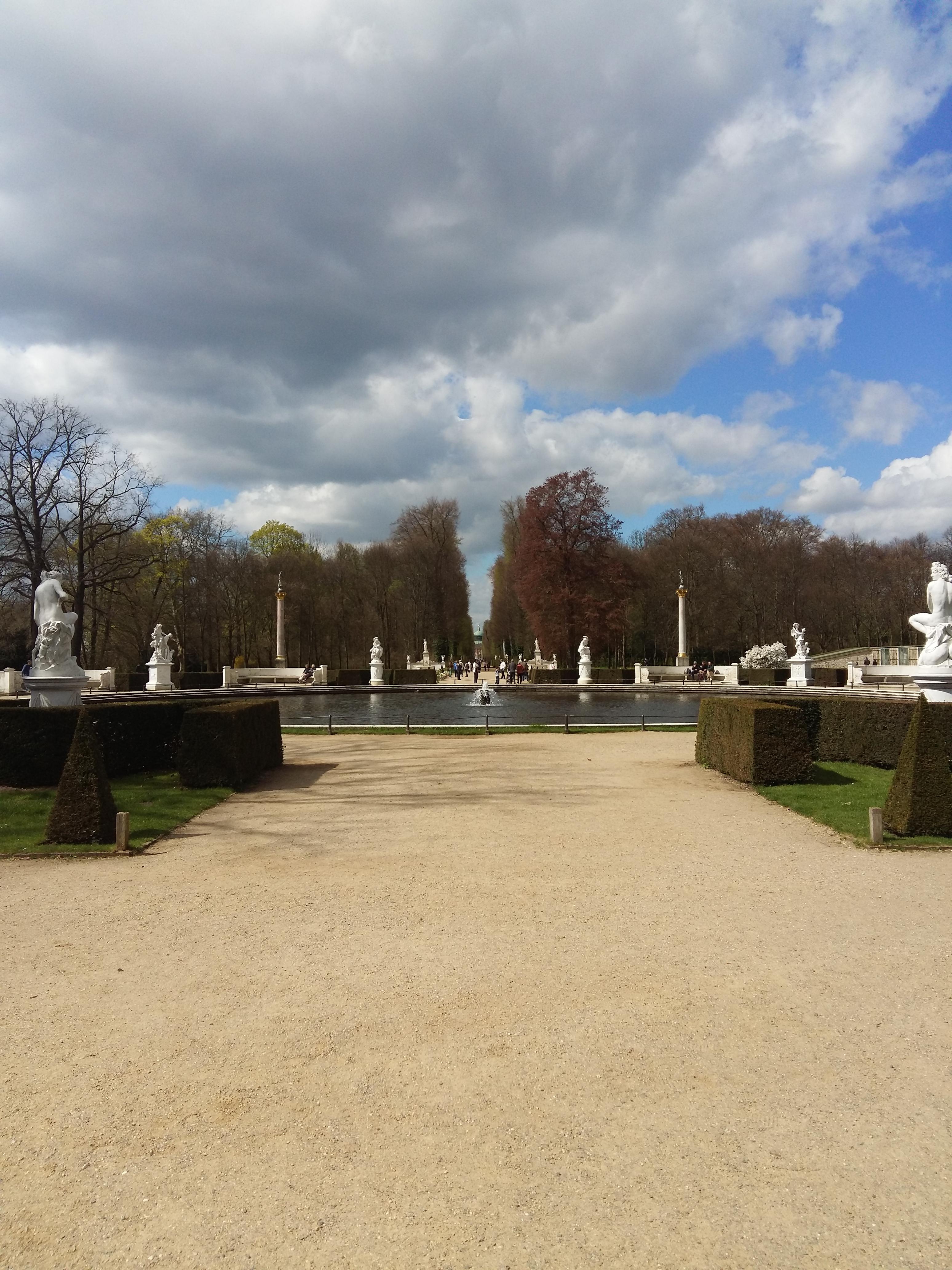 독일 포츠담 상수시 궁전에서 내려와 바라본 중앙길