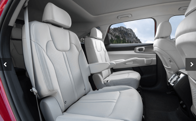 2023년 기아 쏘렌토 하이브리드 2열 좌석