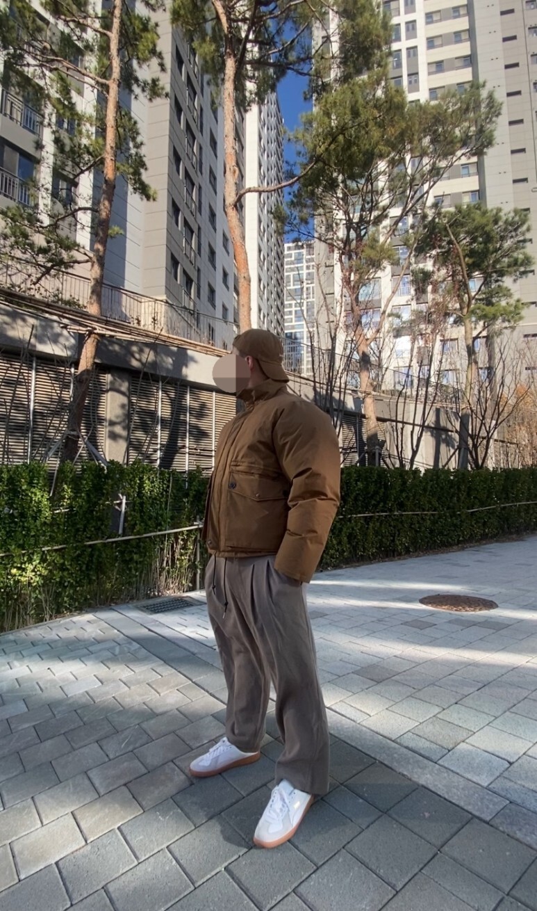 데일리룩(오뭘입) 나이키 워시드 볼캡, 유니폼브릿지 점퍼 패딩, 무신사스탠다드 트레이닝팬츠, 푸마 독일군 뮬, 빈티지패션, 데일리룩, 남자데일리코디, 남자데일리패션, ootd