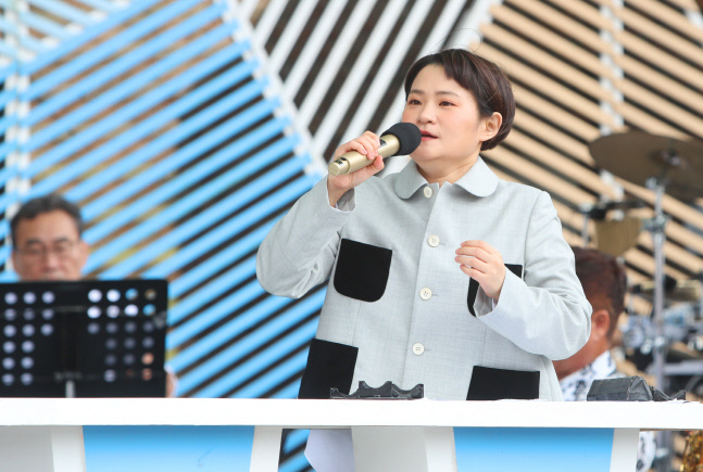 전국노래자랑 새 MC 김신영 / 스포츠서울
