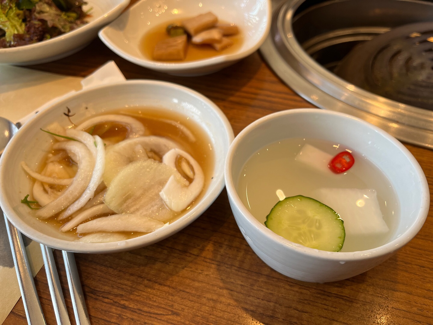 동치미와 반찬들