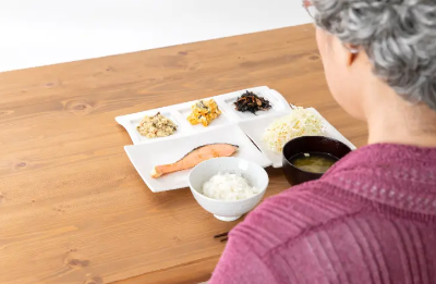 Long-term care food