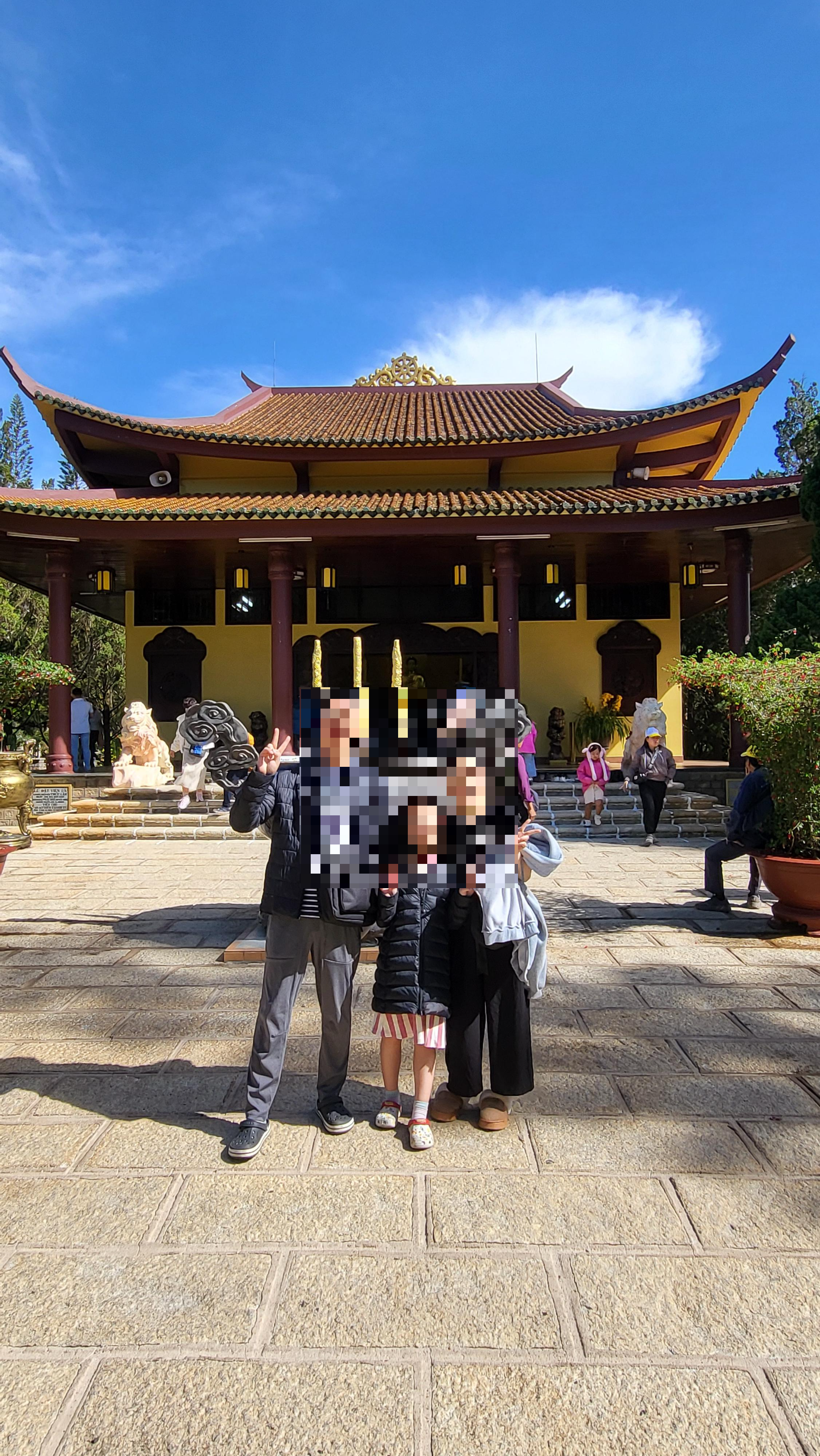 달랏 죽림선원 가볼만한곳: 노란 사원과 꽃 정원 산책 (복장 규정 & 아이 동반 팁)