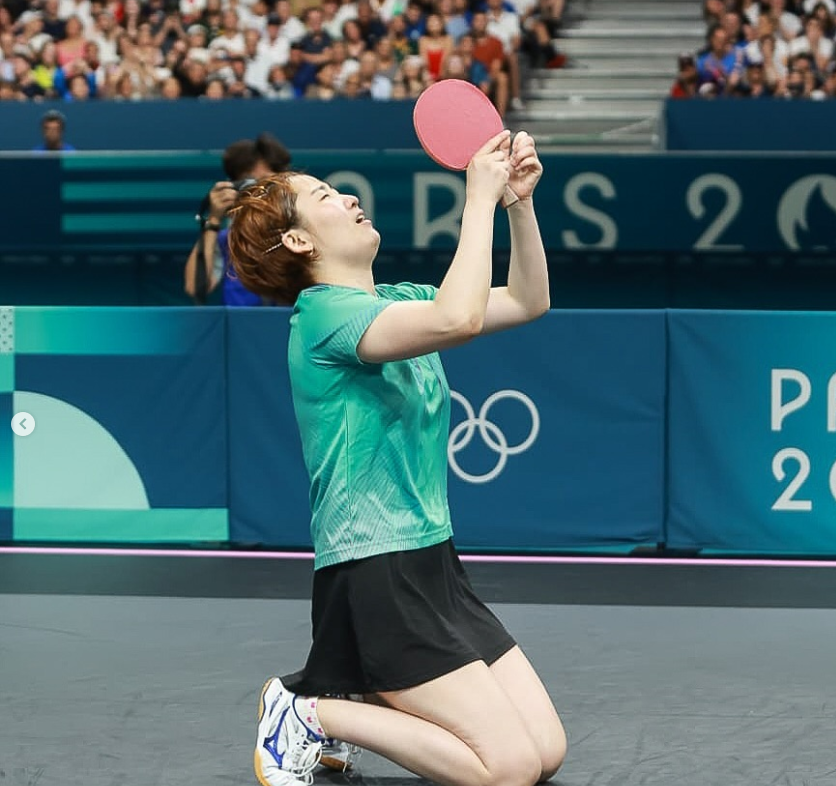 ํ๊ตฌ ์ฌ์ ๋จ์ฒด 4๊ฐ ์ค๊ณ