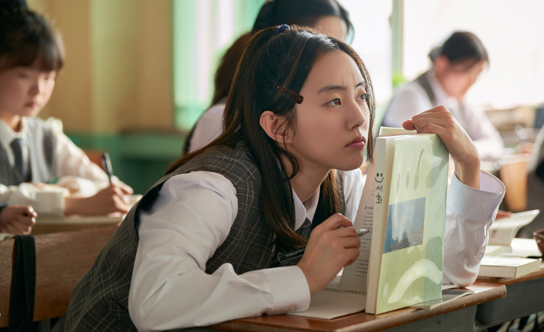 영화 빅토리 세현의 마음을 돌리려고 고군분투하는 미나