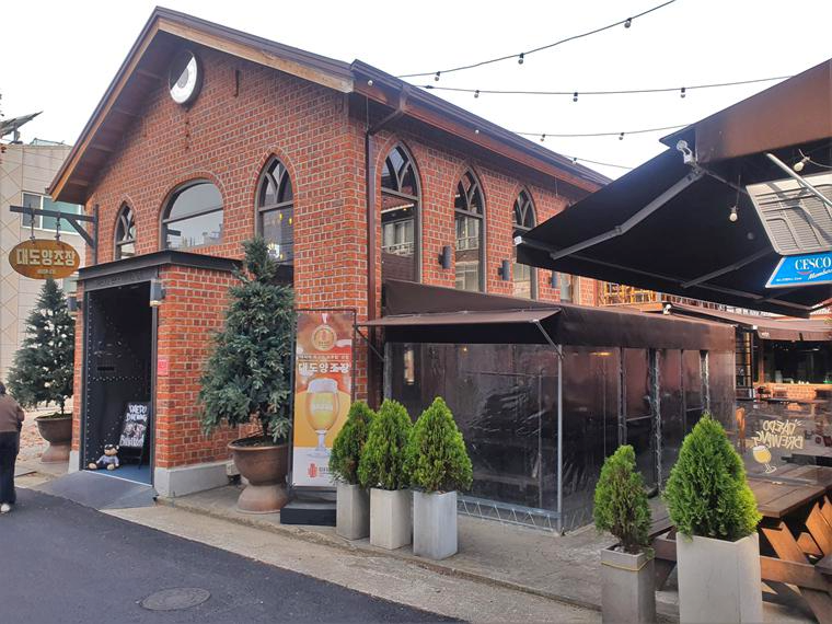 붉은-벽돌의-대도-양조장-외관