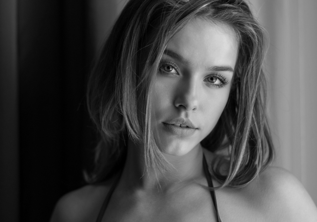 얼굴통증-여자얼굴 이미지