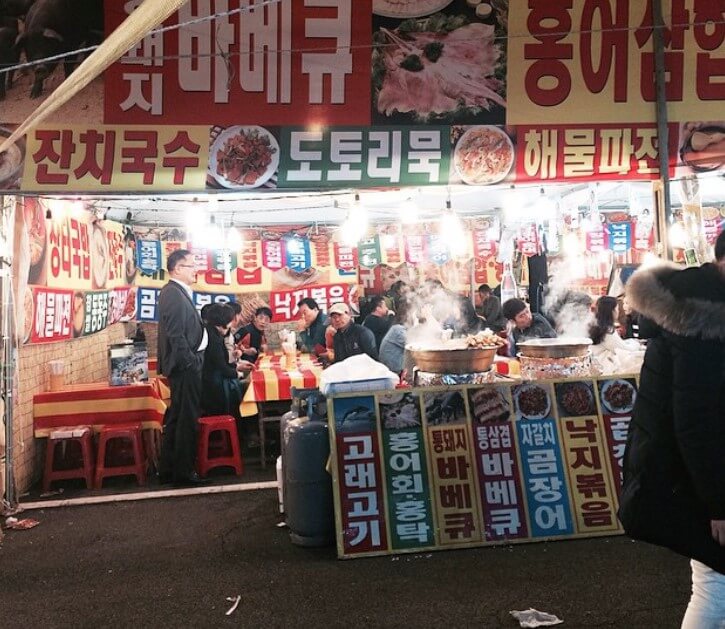 진해군항제, 페스티벌 및 주차안내를 정리했습니다. 축제가 생각보다 매우 큰 행사이고 프로그램도 아주 많아요~ 지금 벚꽃이 필 무렵 진해군항제 행사를 하니 더욱 빛을 바랍니다. 주차장과 대중교통 셔틀버스까지 정리했으니 참고하시기 바랍니다.