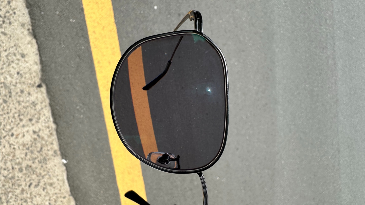 변색 렌즈 맞추긴 했는데... 후회 중...