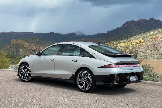 2024 아이오닉 6 외부디자인