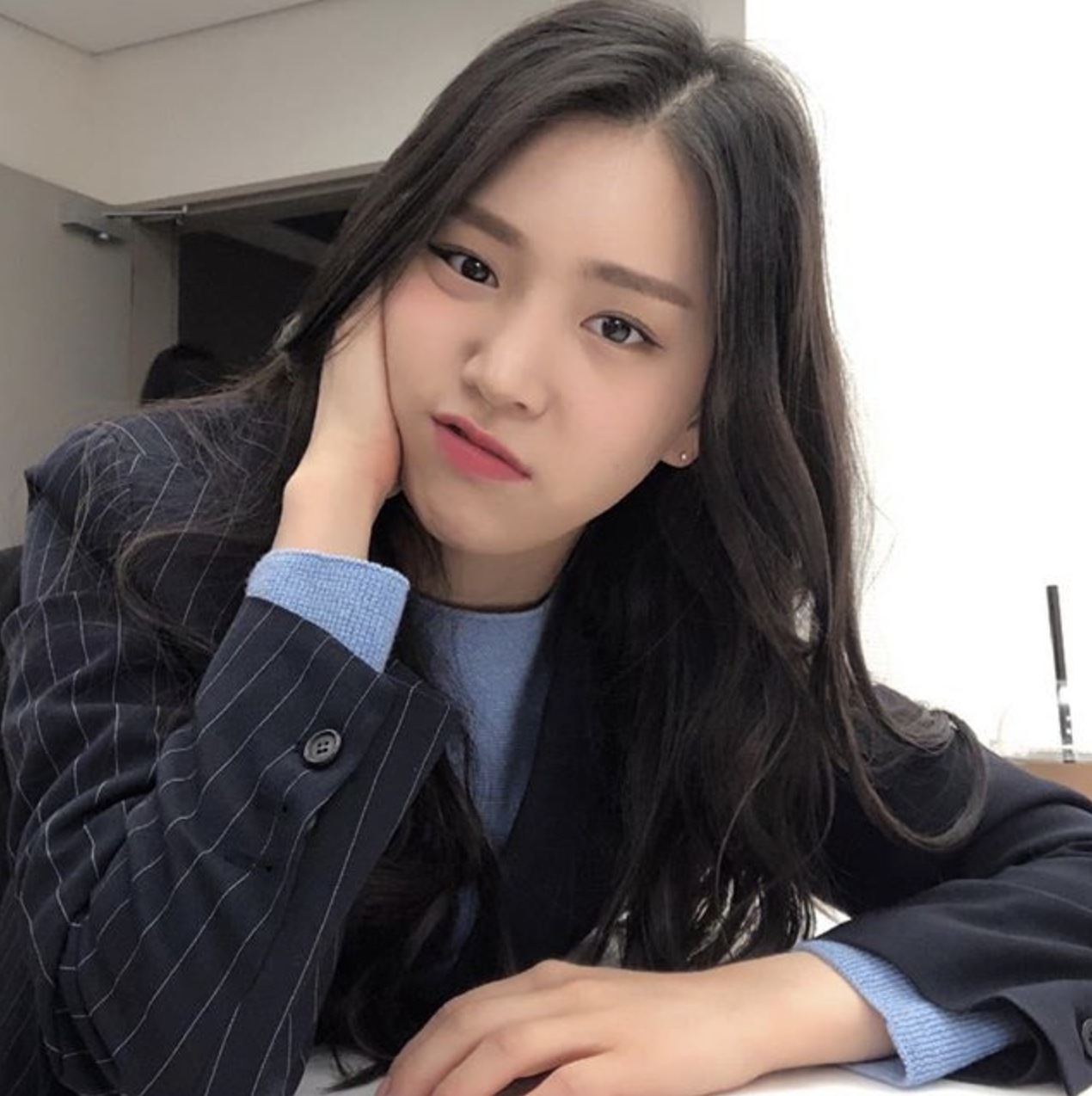 김지은 셀카2