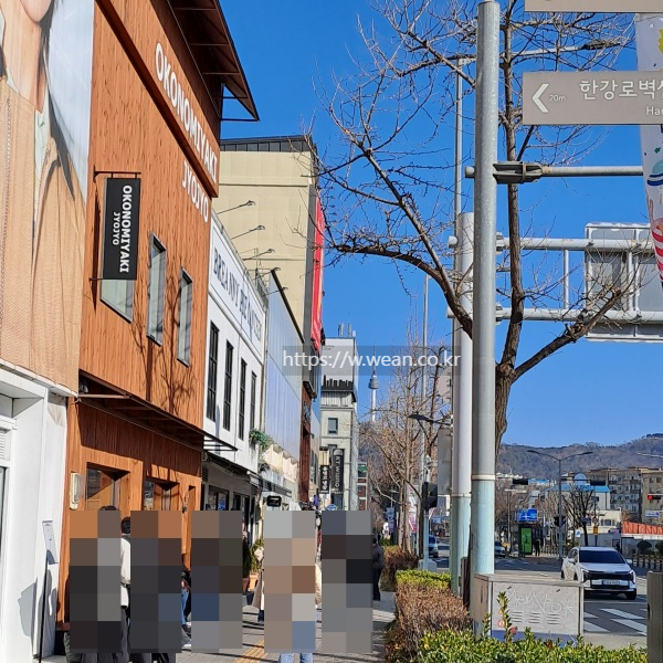 죠죠 식당 입구 사진이에요.
