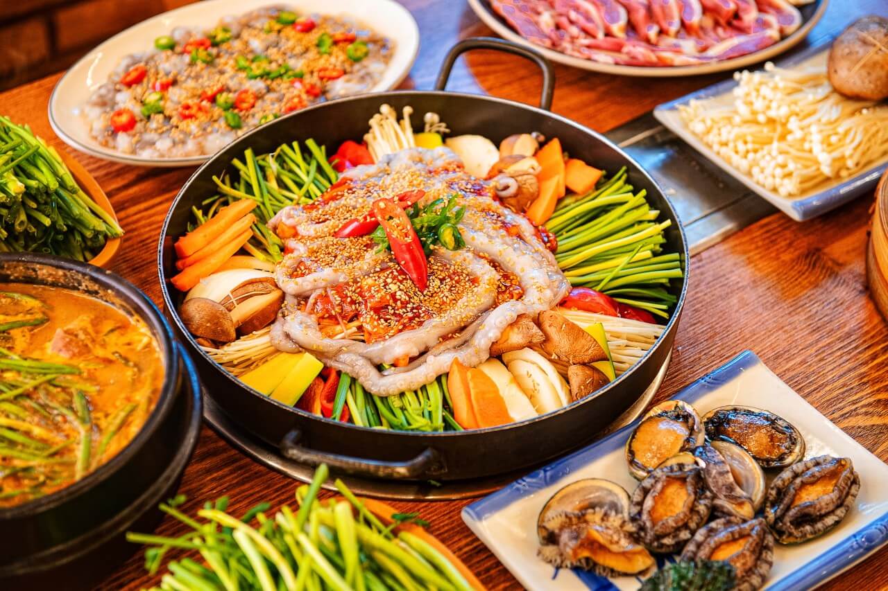 생생정보 고수의 부엌 목포 푸짐한 오리주물럭과 고소한 오리탕 맛집 목포관광오리탕