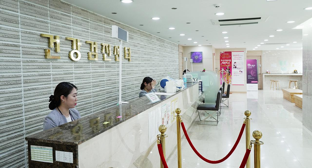 "특별한 증상이 없어도 건강 검진을 통해 질환을 조기에 발견하는 경우가 있습니다."