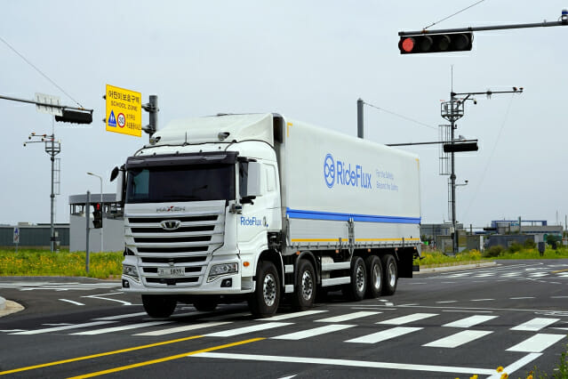 라이드플럭스 삼다수 자율주행 화물운송 트럭 주행 이미지