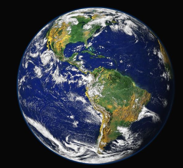 우주에서-본-지구