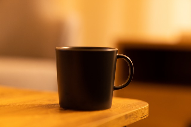 커피 잔 이미지