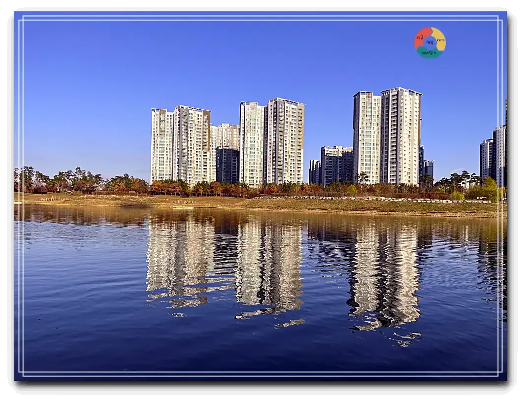 인천-청라-호수공원-호수-단풍나무-아파트