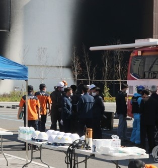 들것에 실려오는 환자