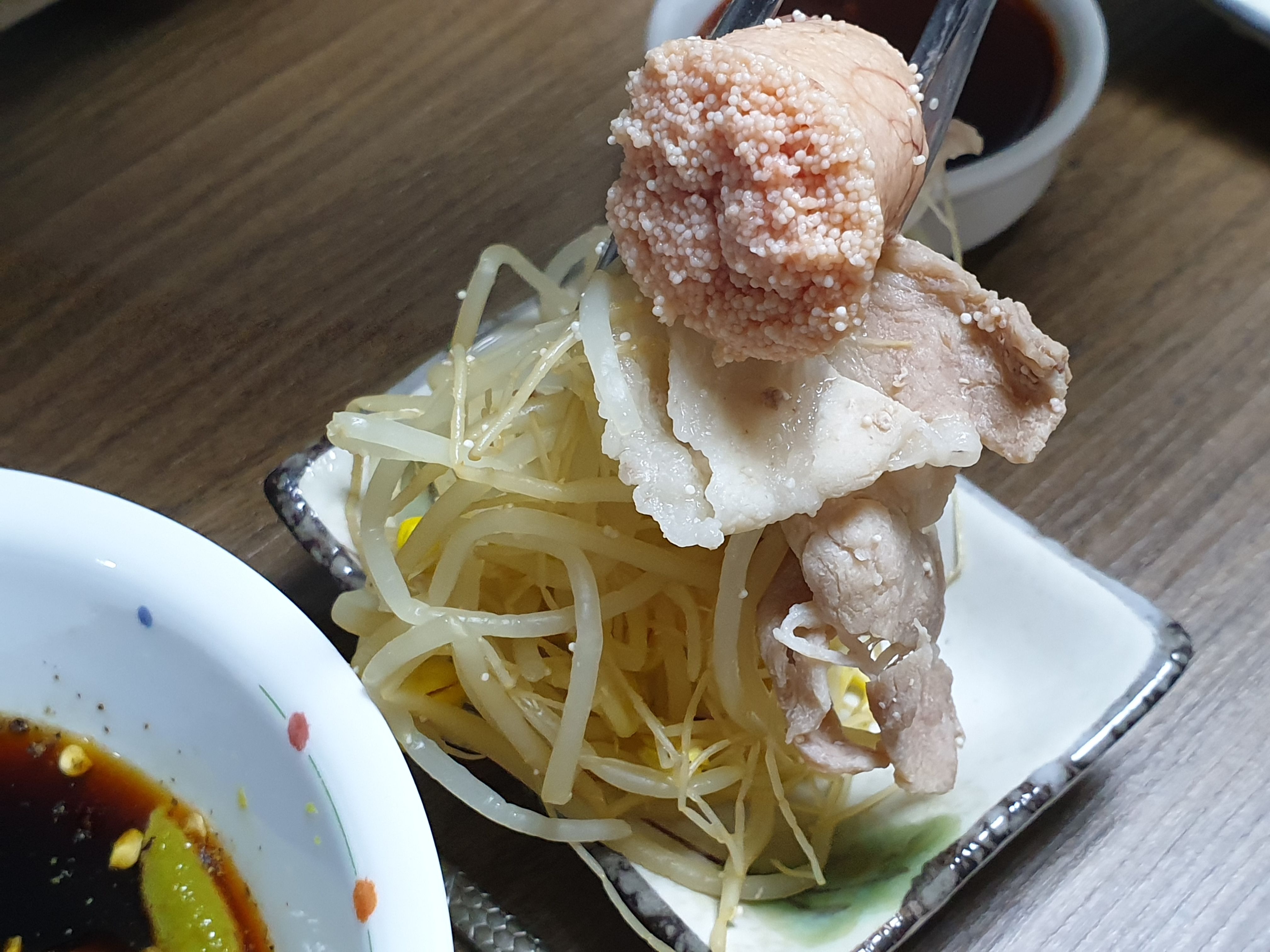 익은 콩나물과 익은 명란